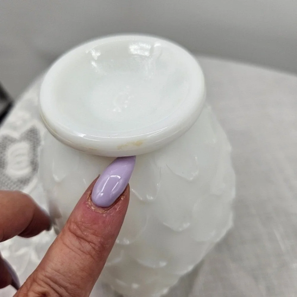 White Milk Glass Artichoke‎ Bud Vase Trinket Dish Home Decor